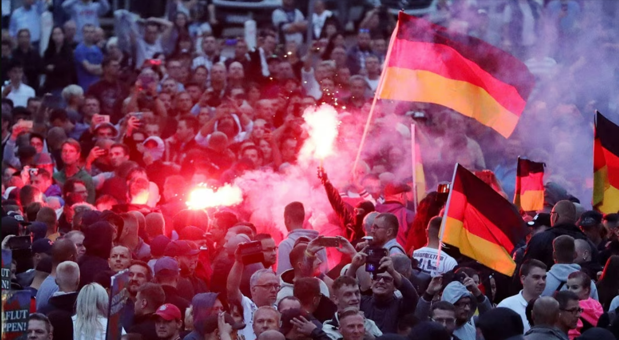 Reichsbürger-Aufstand! Todes-Drohungen - Razzia mit 280 Einsatzkräften läuft!