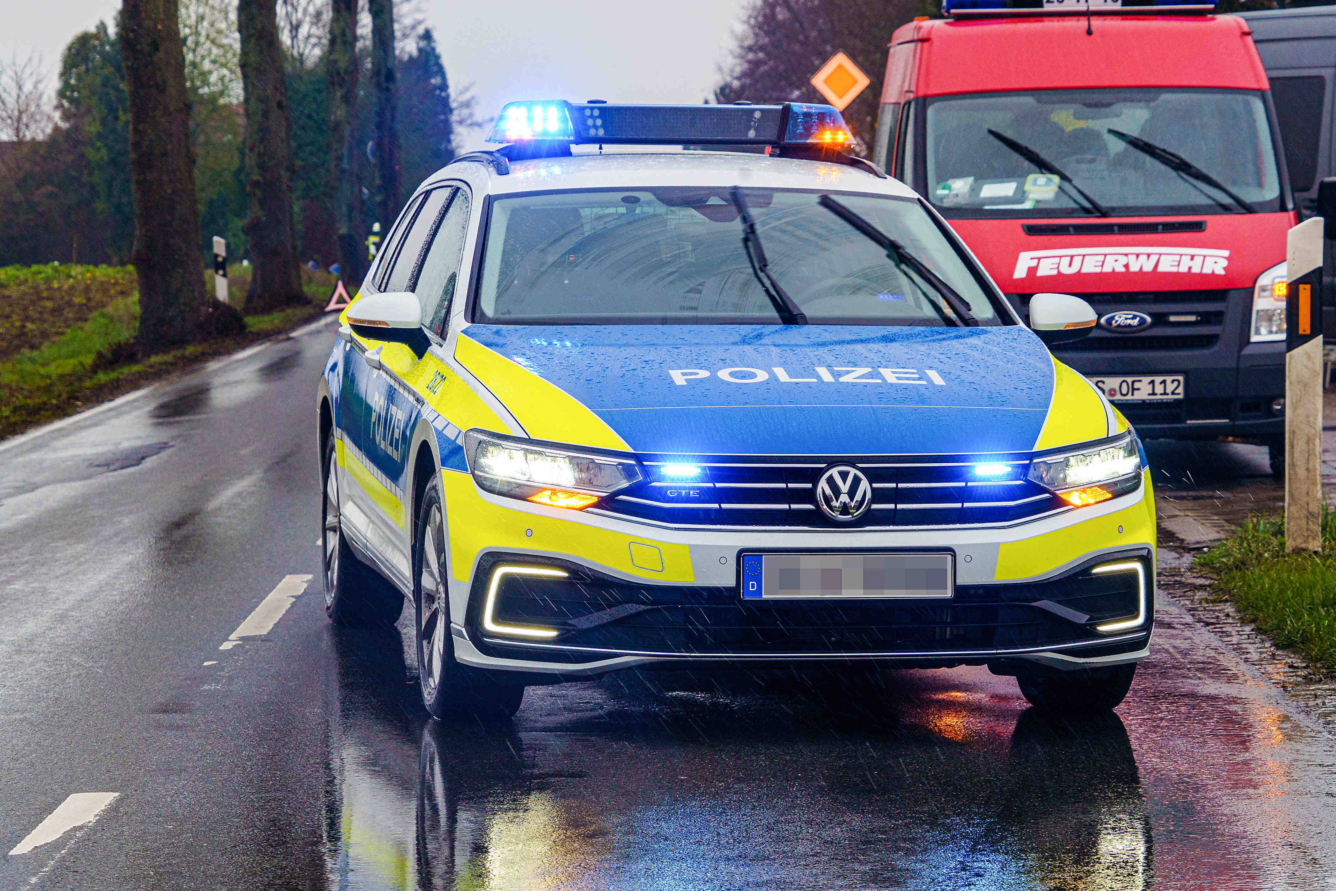 Deutsche Ministerin bei Unfall schwer verletzt - Autounfall! Sie wurde ins Krankenhaus gebracht. 